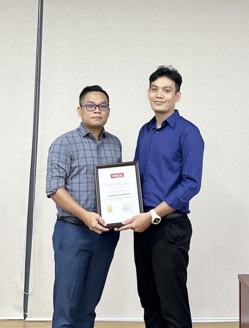 Best Staff Award 3